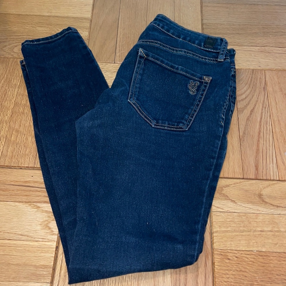 Dark skinny jeans